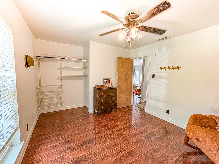 Guest room partially furnished 
Twin bed / Full bed available upon request.