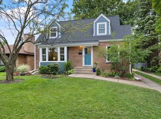 828 Homestead Rd, La Grange Park, IL 60526