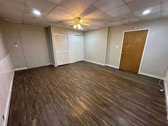 2nd image of 420 College St #E