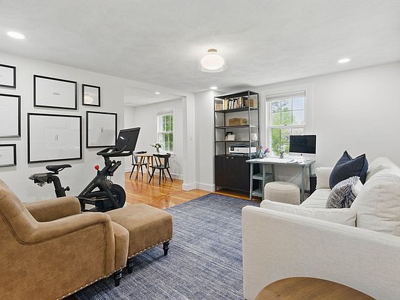 4th image of 62-64 Lincoln Ave