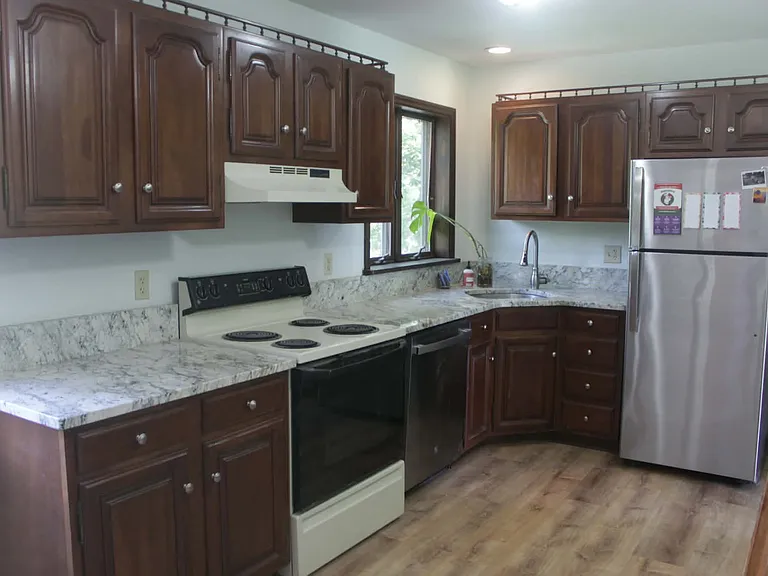 9 Marian Ct — Photo 2