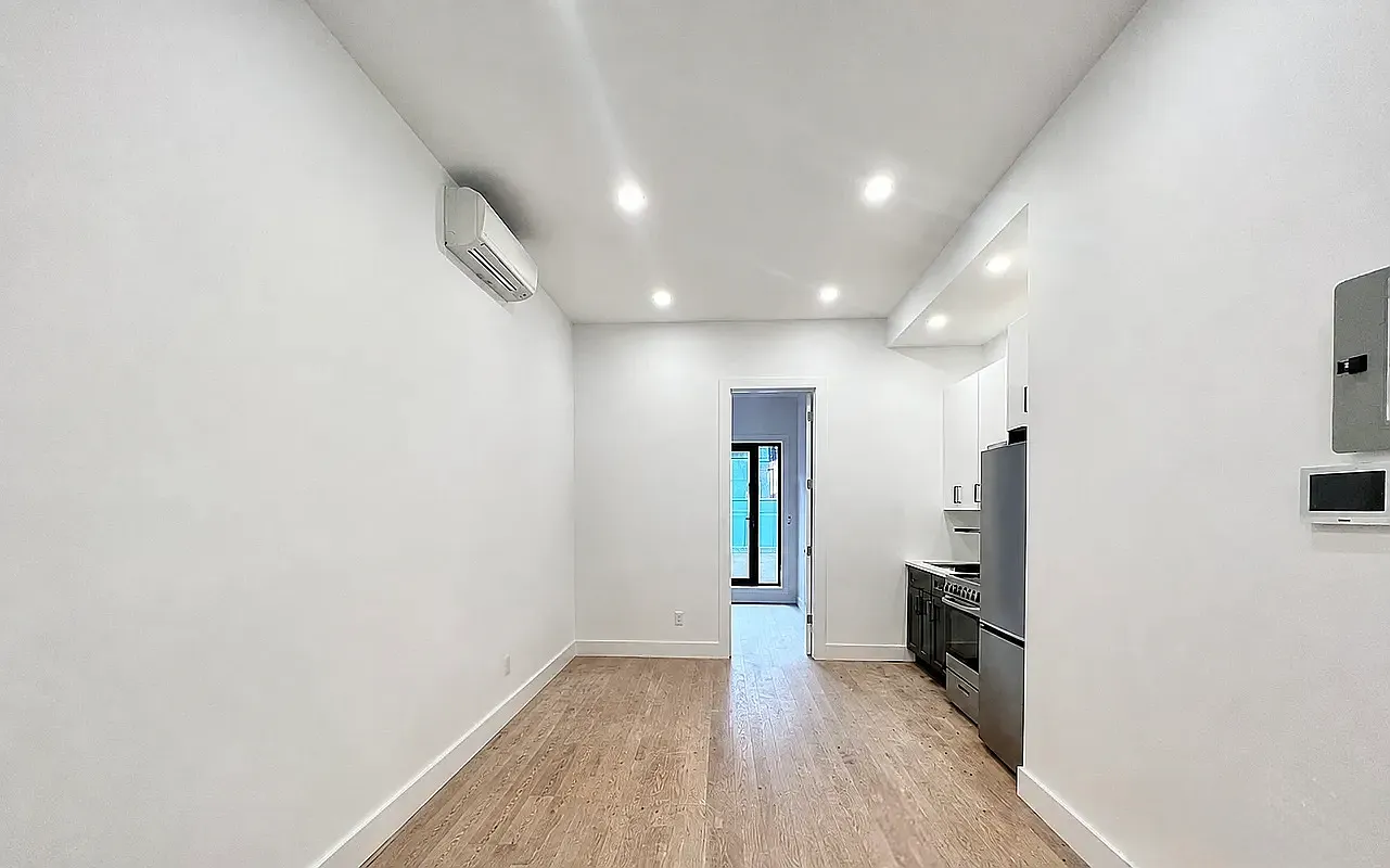445 Dekalb Avenue — Photo 2