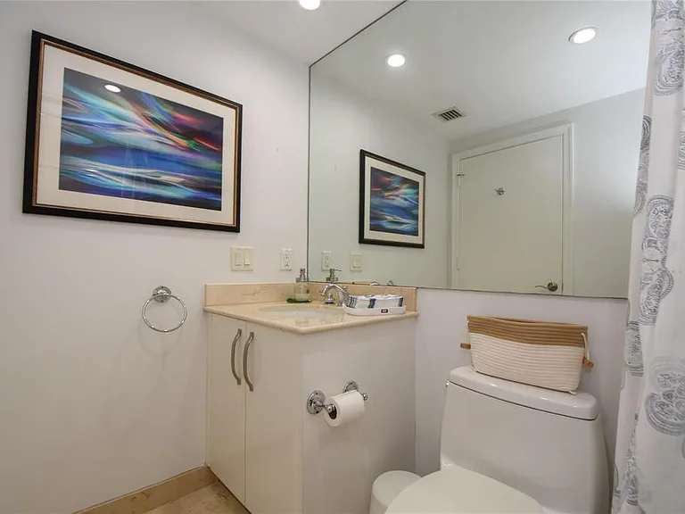 2051 SE 3rd St #503 — Photo 8