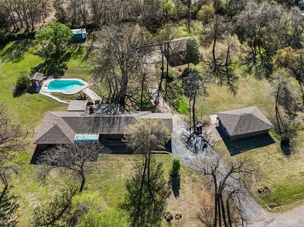 10332 Black Oaks Dr, Oklahoma City, OK 73165