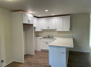 1568 Minor Rd APT A102, Kelso, WA 98626