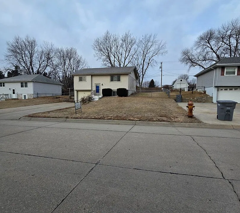 1707 Hilltop Dr