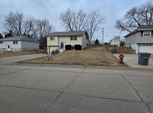 1707 Hilltop Dr, Norfolk, NE 68701