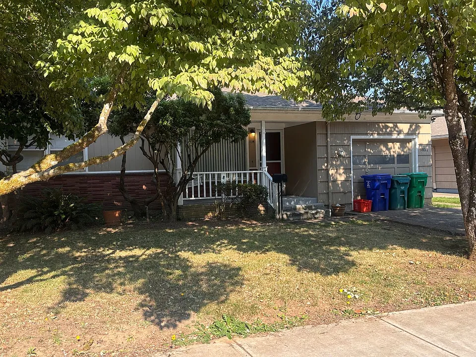 9851 SE 43rd Ave