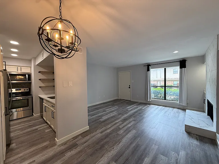 6466 E Lovers Ln #911 — Photo 4