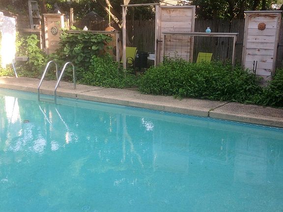 Large pool. Shared with owners.
