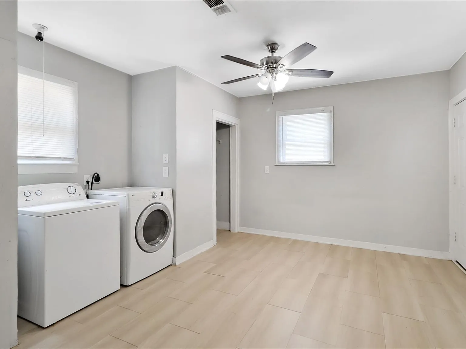 3 bed, 1.0 bath, 1284 sqft, $1,600 — Photo 4