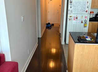 381 Front St W #802, Toronto, ON M5V 3R8