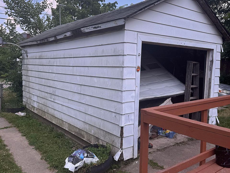 2nd image of 3701 Lafayette St