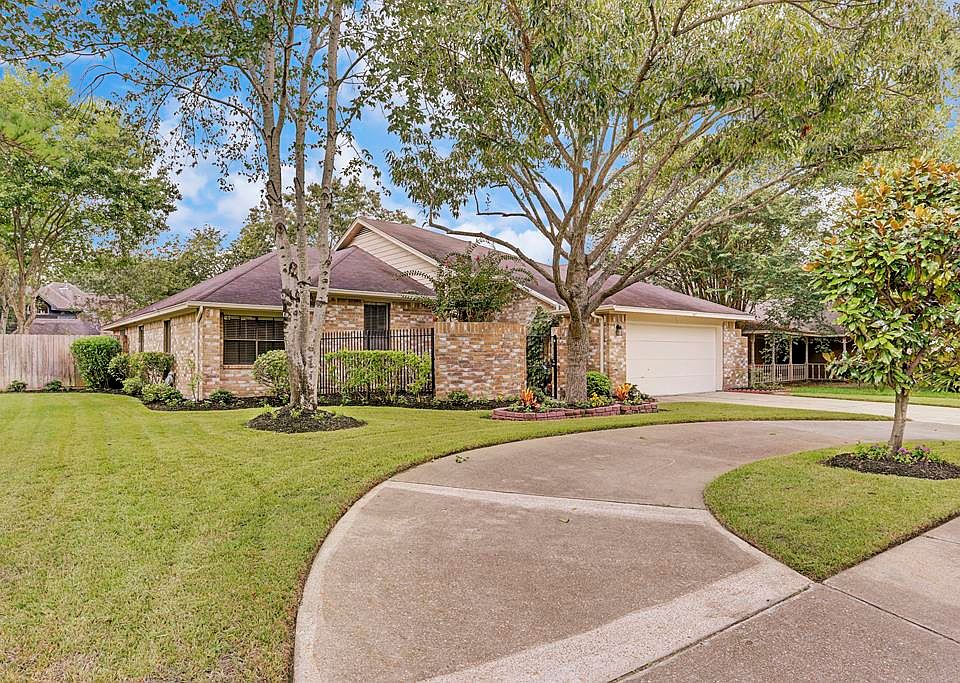 1st image of 9923 Churchill Way Dr