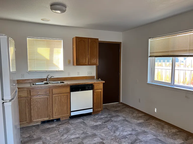 2211 N Airport Rd #4 — Photo 18