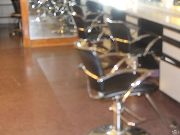 4th image of 5305 N Main St