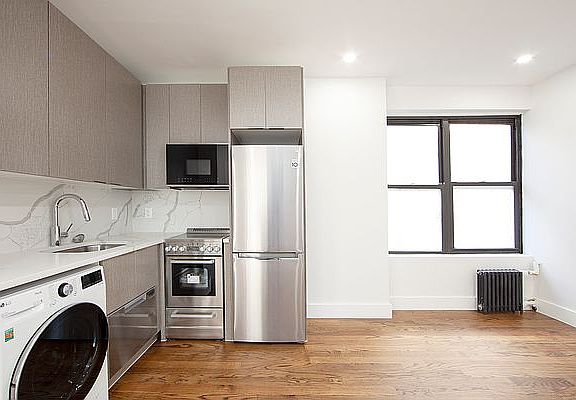 3rd image of 210 1st Ave #2W