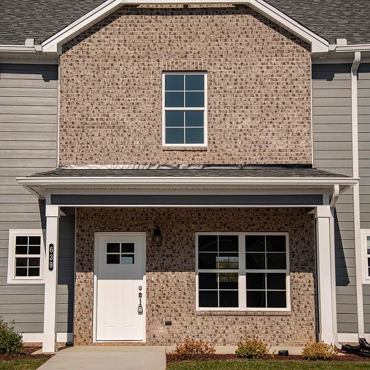 1st image of 496 Bellingham Dr NE
