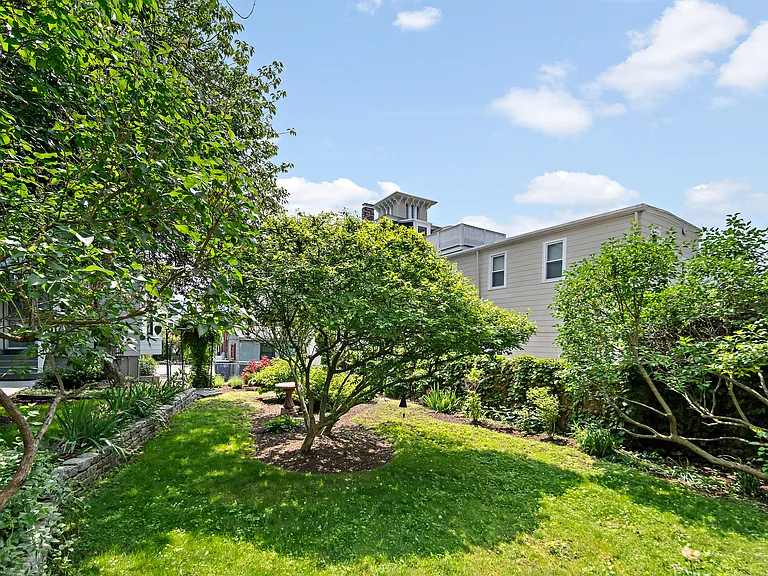 38 Spring St #2-R — Photo 12