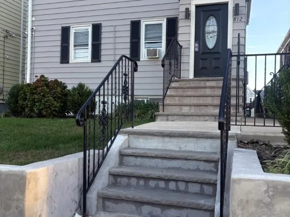 812 W Grand St, Elizabeth City, NJ 07202