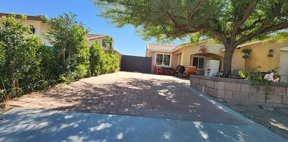 1st image of 85833 Avenida Aleenah