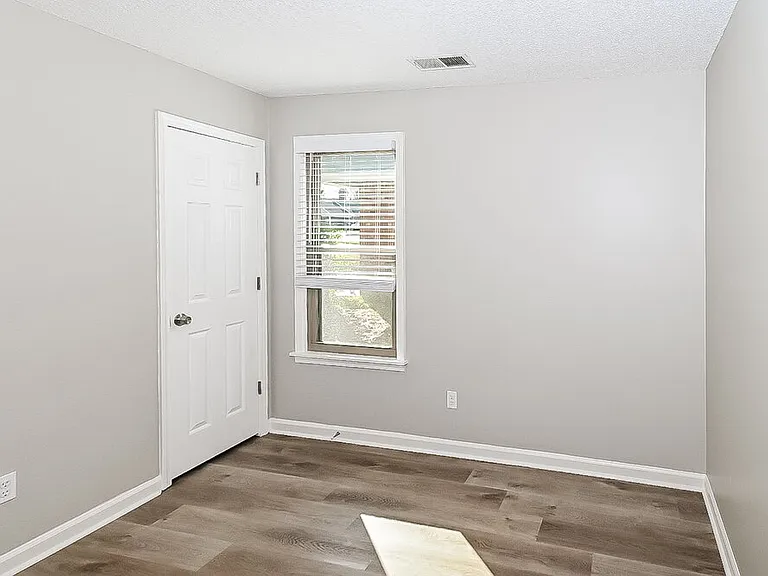 9898 Sequoia Ln — Photo 13