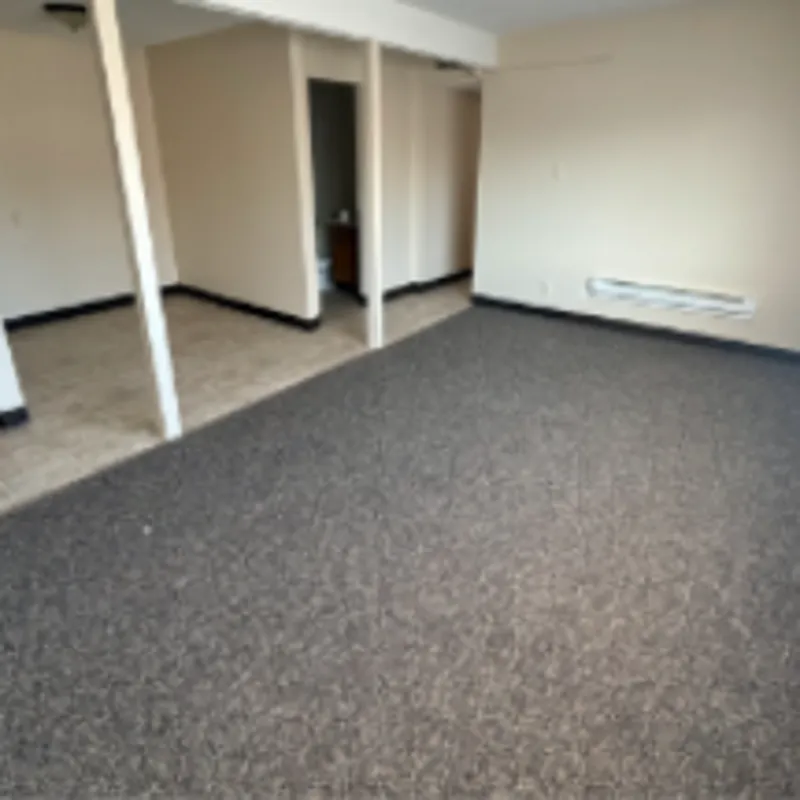 2 bed, 1.0 bath, 773 sqft, $999 — Photo 2