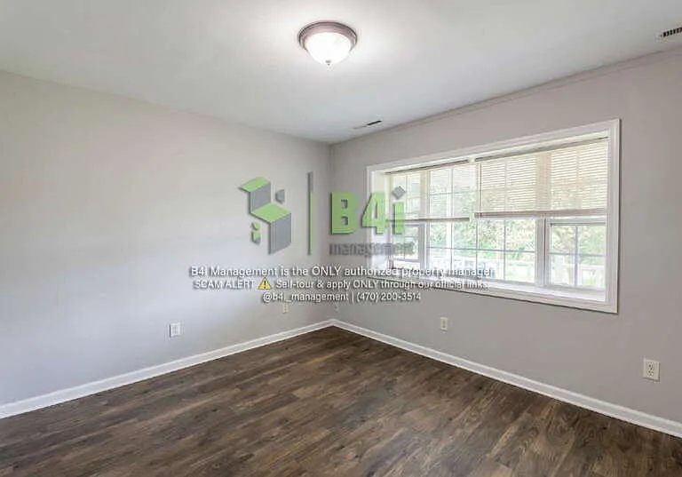 406 Hill St — Photo 2
