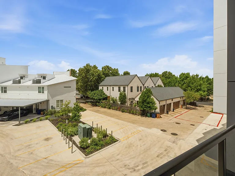 3900 Berkman Dr #208 — Photo 17