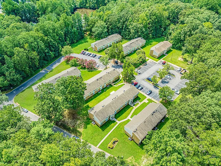 Laketree Manor — Photo 10
