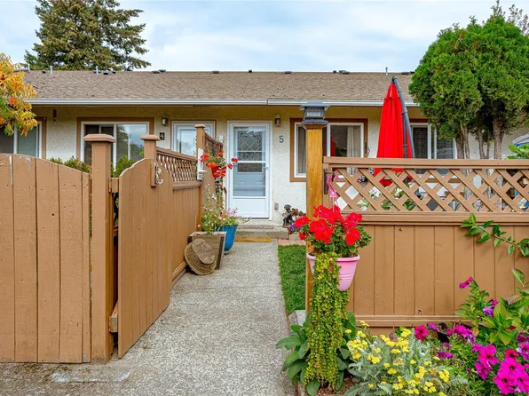 974 Dunford Ave #5, Langford, BC V9B 2S3