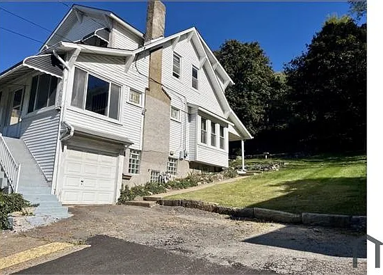 300 Marie St