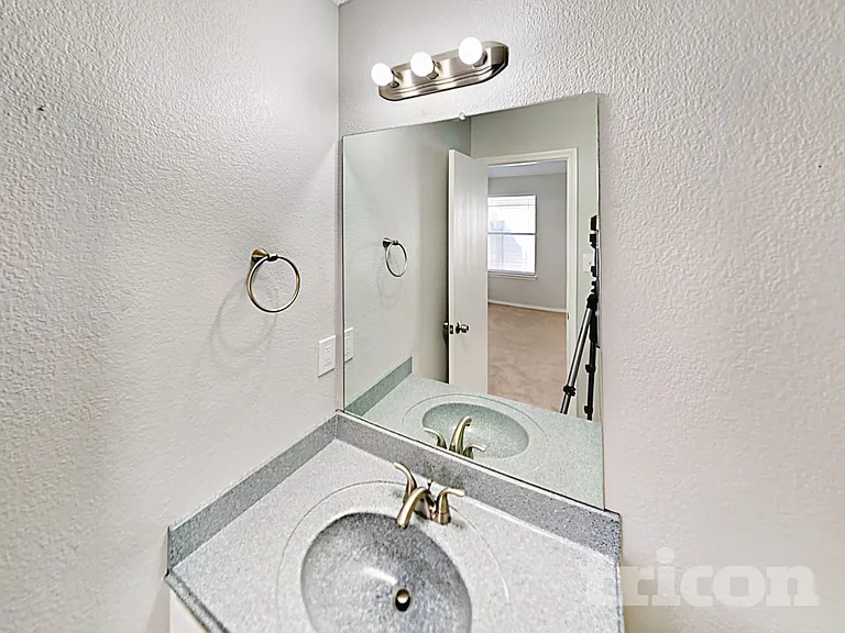 10525 Flamewood Dr — Photo 13