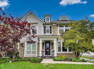 2141 Cottonwood Dr, Glenview, IL 60026