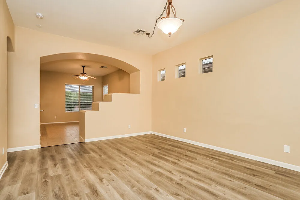 4 bed, 2.0 bath, 1712 sqft, $2,045 — Photo 3