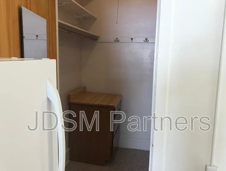 1260 Vine St #1 — Photo 12