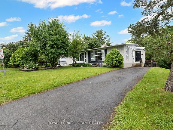 2nd image of 40 Woodmount Cres