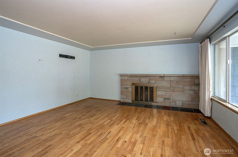 5th image of 520 S 94th Street
