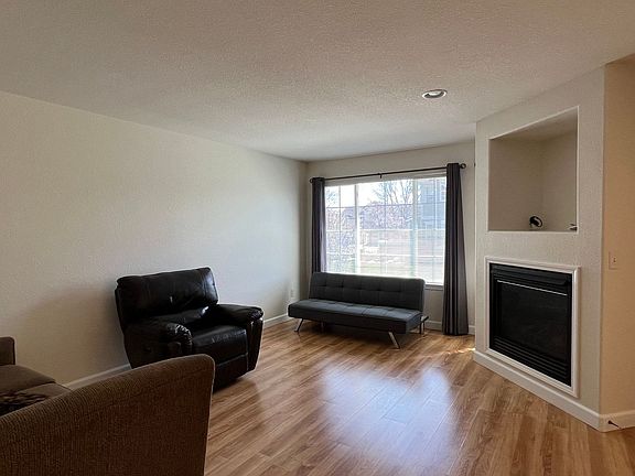 3rd image of 805 Summer Hawk Dr Unit G41