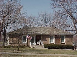 7412 N Brooklyn Ave, Gladstone, MO 64118