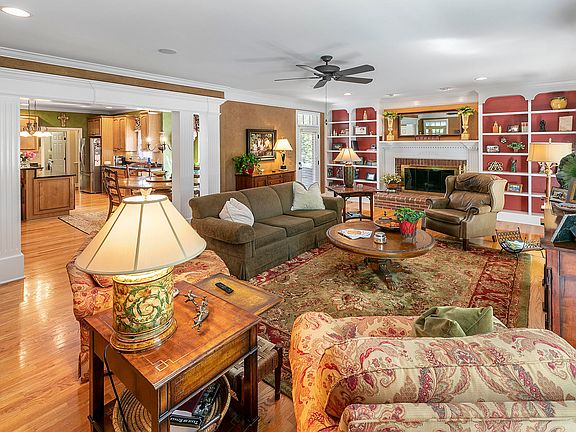 5th image of 7416 Kentfield Dr