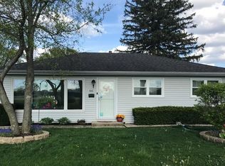 511 N Forest Ave, Mount Prospect, IL 60056