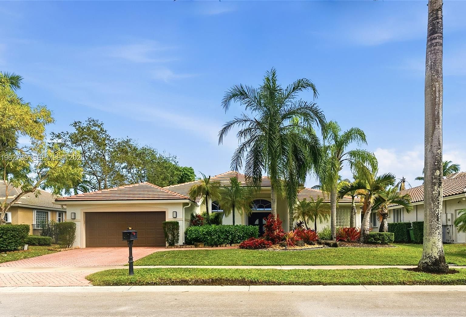 2562 Eagle Run Ln