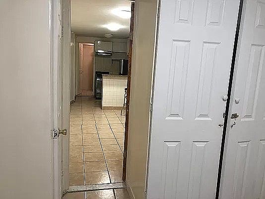 5th image of 2661 30th St APT 1R