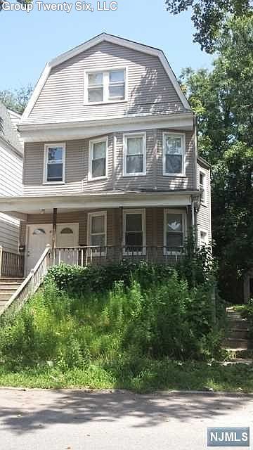 2nd image of 50 Hilton St