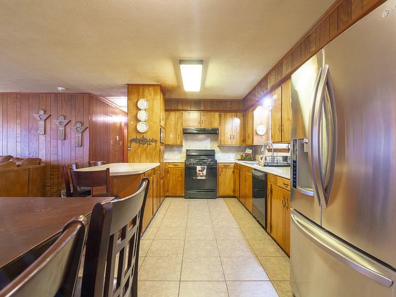 4th image of 4292 N Railroad Ave
