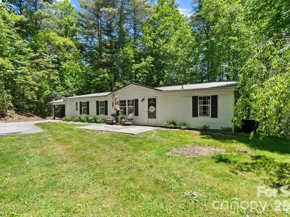 122 Fallswood Ct, Hendersonville, NC 28739