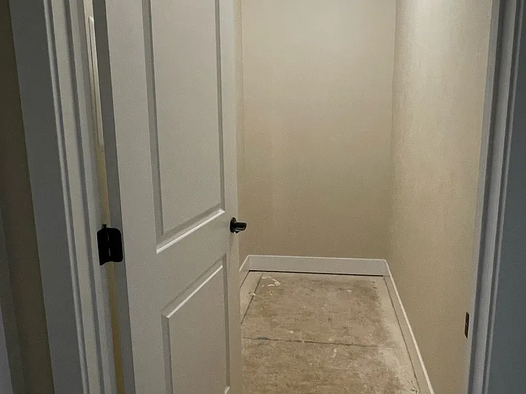 Princess suite 
978 SQ. FT. 
2 bed 1 bath
Storage unit- standard size
