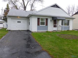 3352 Forest Grove Dr, Toledo, OH 43623