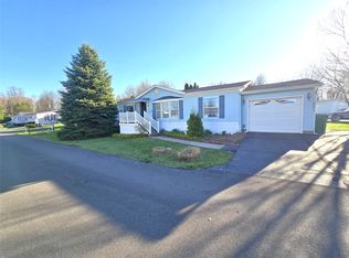 561 Shadybrook Cir, Girard, PA 16417
